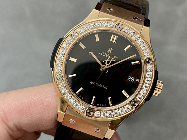 ウブロコピー時計背面デザイン